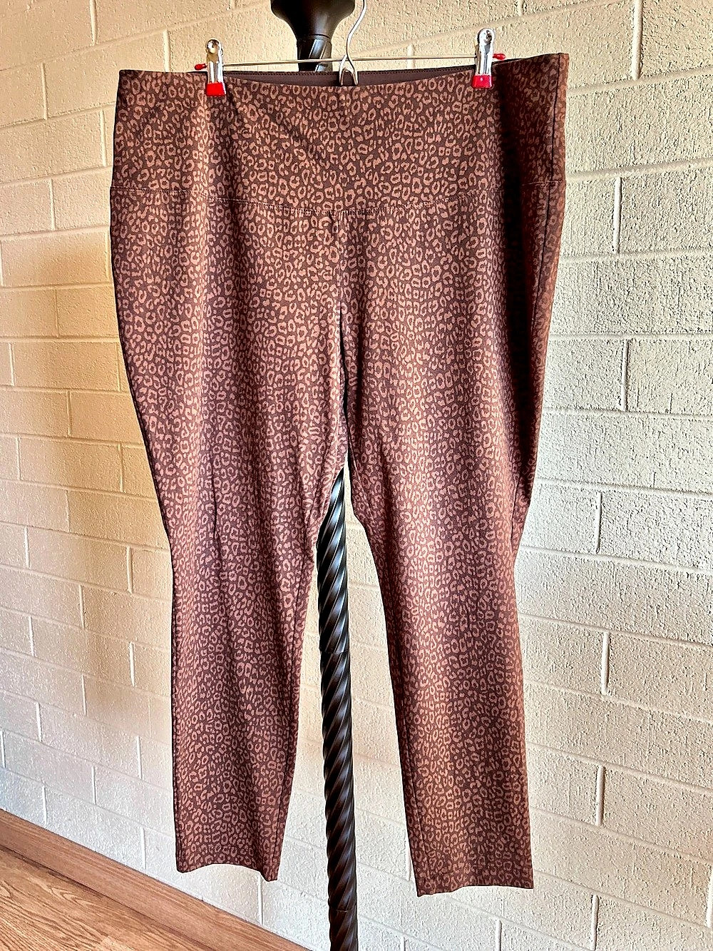 Chico's Zenergy Brown Animal Print Leggings Size 3 16/18
